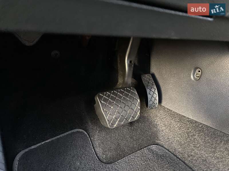 Хетчбек Volkswagen e-Golf 2020 в Хотині