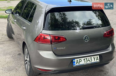 Хэтчбек Volkswagen e-Golf 2016 в 
