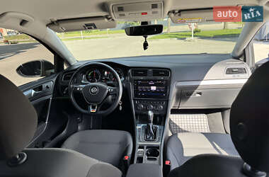 Хэтчбек Volkswagen e-Golf 2020 в 