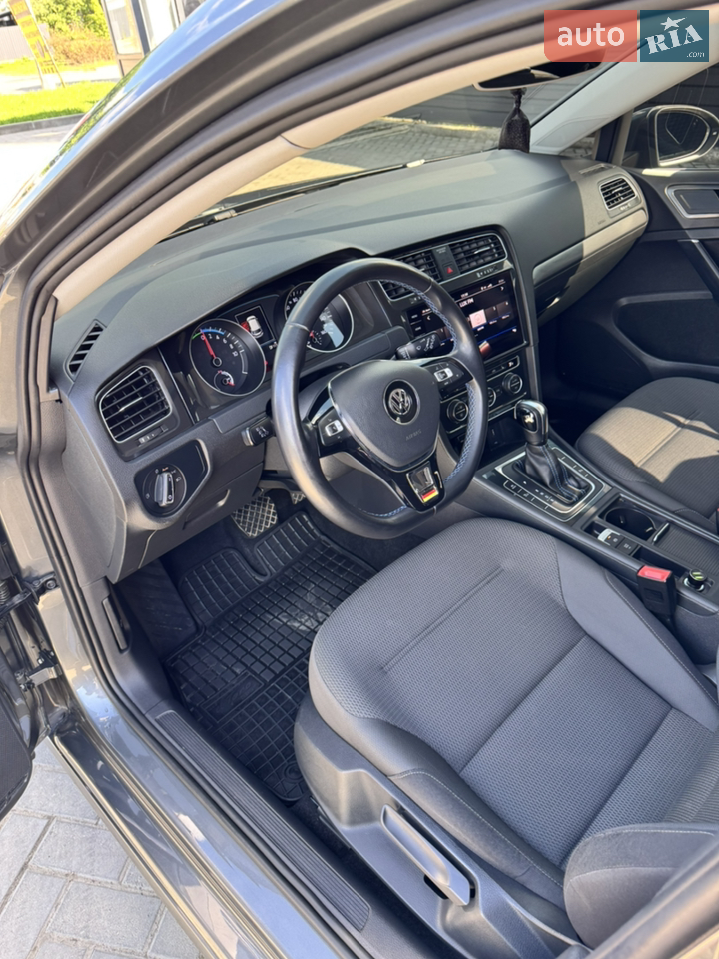 2020 Volkswagen Golf - мініатюра 23