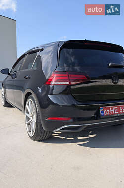 Хетчбек Volkswagen e-Golf 2018 в 