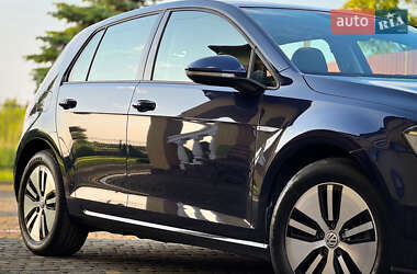 Хетчбек Volkswagen e-Golf 2015 в 