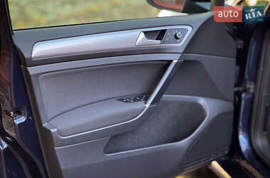 Хетчбек Volkswagen e-Golf 2015 в 