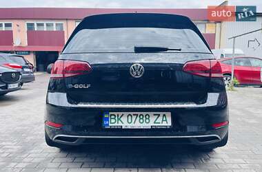 Хетчбек Volkswagen e-Golf 2019 в 