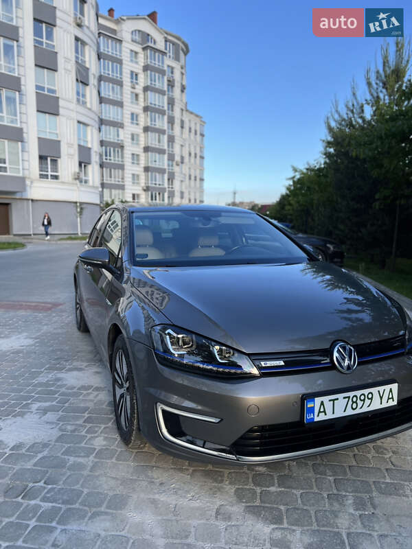 Хэтчбек Volkswagen e-Golf 2015 в Ивано-Франковске