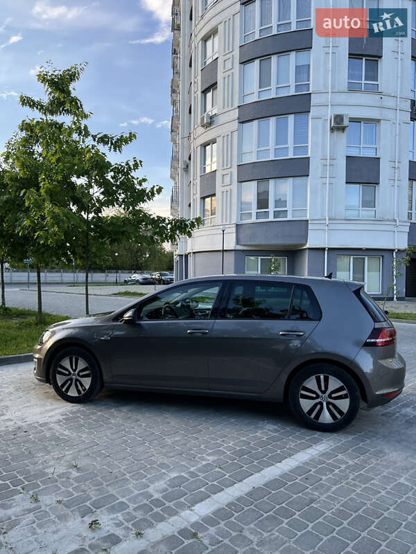 Хэтчбек Volkswagen e-Golf 2015 в Ивано-Франковске