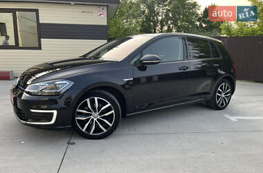 Хетчбек Volkswagen e-Golf 2020 в 