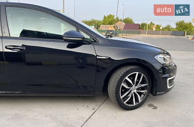 Хетчбек Volkswagen e-Golf 2020 в 