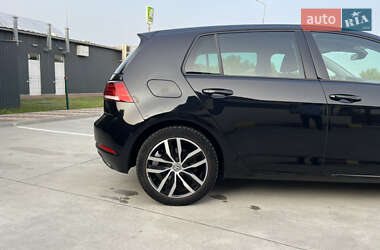 Хетчбек Volkswagen e-Golf 2020 в 