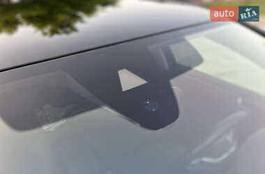 Хетчбек Volkswagen e-Golf 2020 в 