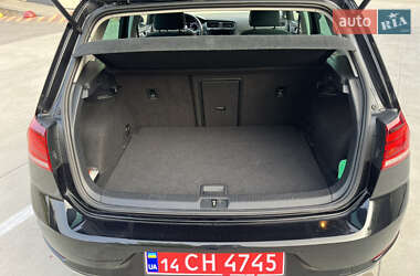 Хетчбек Volkswagen e-Golf 2020 в 