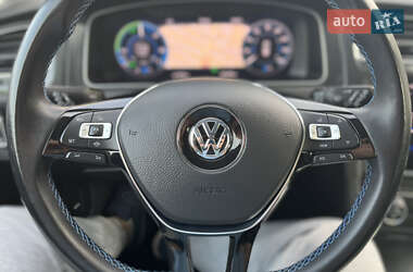 Хетчбек Volkswagen e-Golf 2020 в 