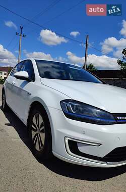Хэтчбек Volkswagen e-Golf 2014 в 