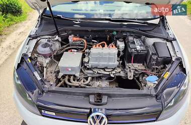 Хэтчбек Volkswagen e-Golf 2014 в 