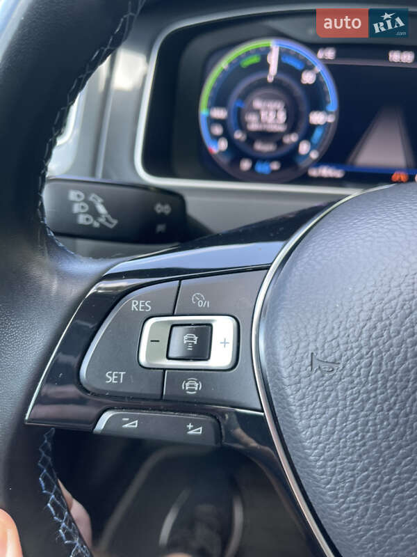 Хэтчбек Volkswagen e-Golf 2020 в Киверцах