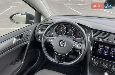 Хетчбек Volkswagen e-Golf 2020 в 