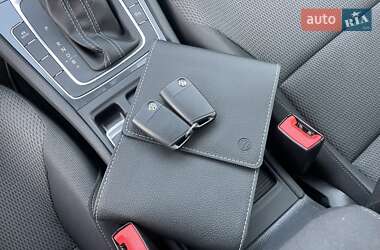 Хетчбек Volkswagen e-Golf 2020 в 