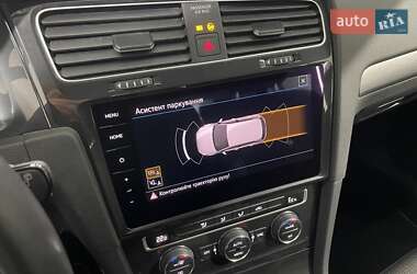 Хетчбек Volkswagen e-Golf 2020 в 