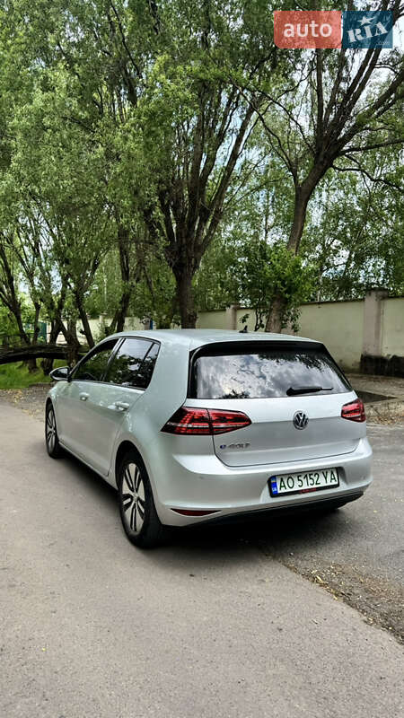 Хетчбек Volkswagen e-Golf 2015 в Мукачевому