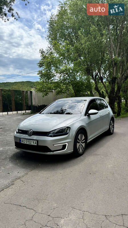 Хетчбек Volkswagen e-Golf 2015 в Мукачевому