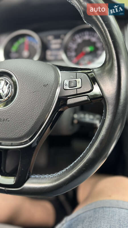 Хетчбек Volkswagen e-Golf 2015 в Мукачевому