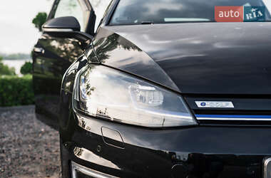 Хэтчбек Volkswagen e-Golf 2018 в 