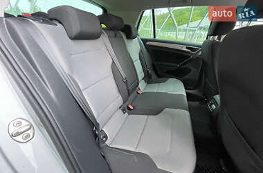 Хэтчбек Volkswagen e-Golf 2015 в 