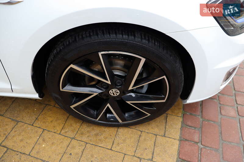 Хэтчбек Volkswagen e-Golf 2018 в Львове