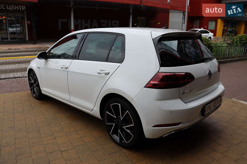 Хэтчбек Volkswagen e-Golf 2018 в Львове