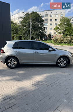 Хэтчбек Volkswagen e-Golf 2016 в 