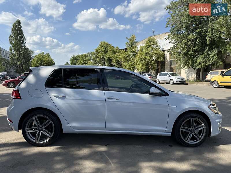 Хэтчбек Volkswagen e-Golf 2017 в Харькове