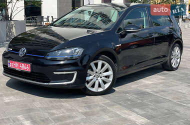Хетчбек Volkswagen e-Golf 2015 в Києві