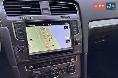 Хэтчбек Volkswagen e-Golf 2015 в 