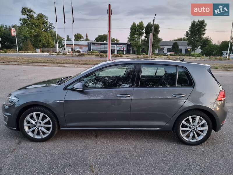 Хетчбек Volkswagen e-Golf 2018 в Кропивницькому