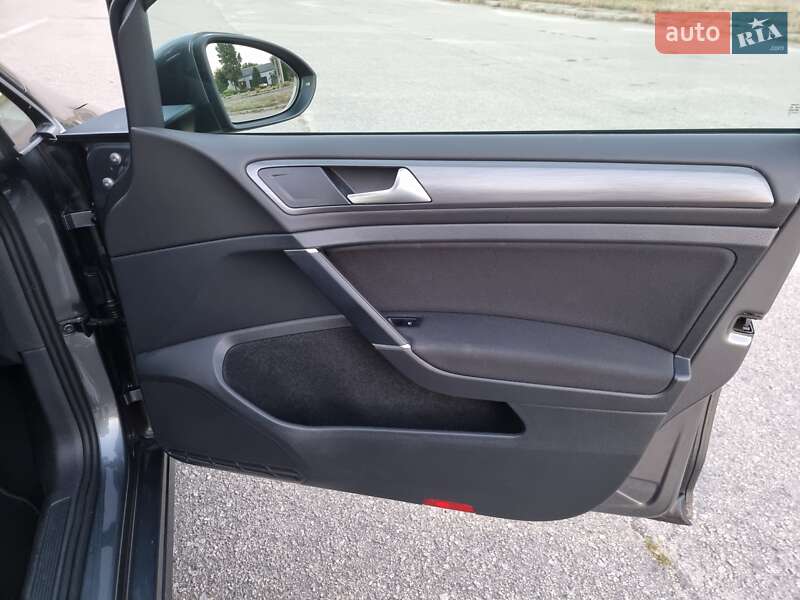 Хетчбек Volkswagen e-Golf 2018 в Кропивницькому