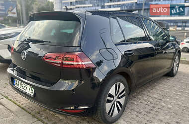 Хэтчбек Volkswagen e-Golf 2015 в 