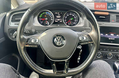 Хэтчбек Volkswagen e-Golf 2015 в 