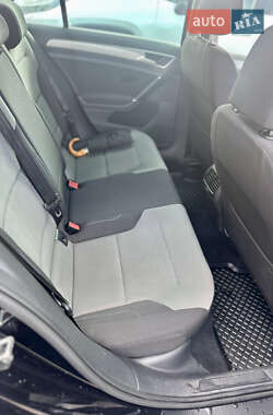 Хэтчбек Volkswagen e-Golf 2015 в 