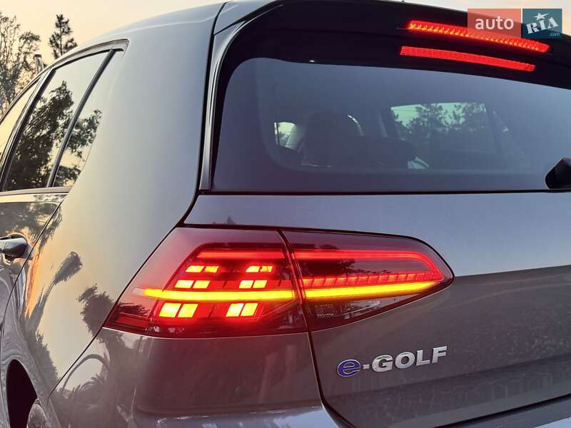 Хетчбек Volkswagen e-Golf 2019 в Дніпрі
