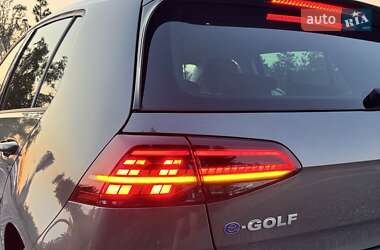 Хетчбек Volkswagen e-Golf 2019 в 
