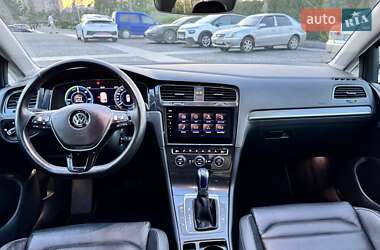 Хетчбек Volkswagen e-Golf 2019 в 