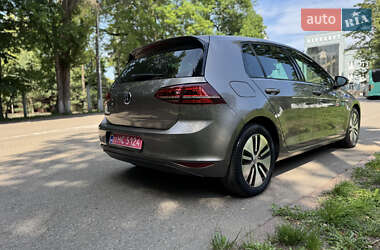 Хэтчбек Volkswagen e-Golf 2015 в 