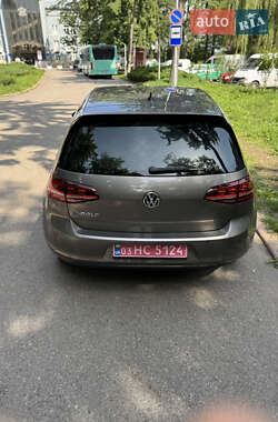 Хэтчбек Volkswagen e-Golf 2015 в 