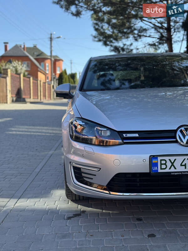 Хетчбек Volkswagen e-Golf 2019 в 