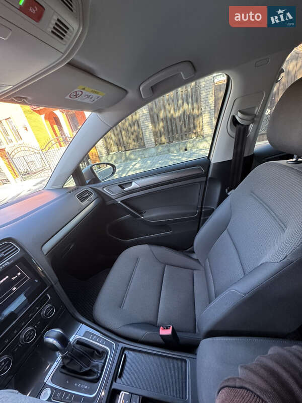 Хэтчбек Volkswagen e-Golf 2019 в Хмельницком