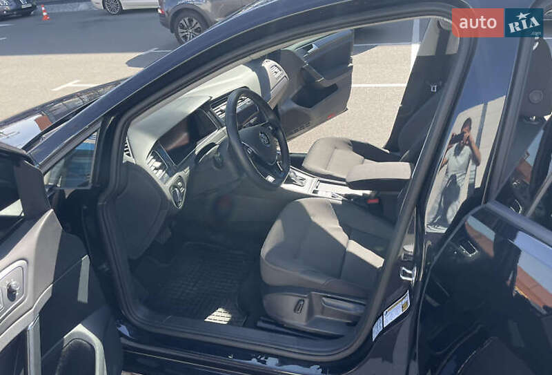 Хетчбек Volkswagen e-Golf 2018 в Тернополі