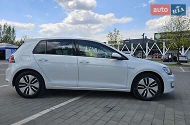 Хетчбек Volkswagen e-Golf 2016 в 