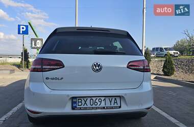 Хетчбек Volkswagen e-Golf 2016 в 