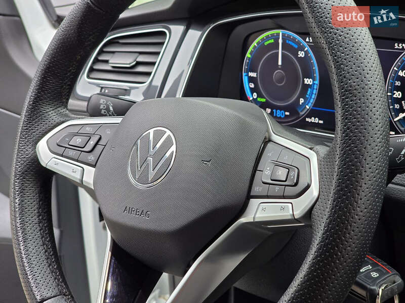 Хэтчбек Volkswagen e-Golf 2020 в Першотравенске
