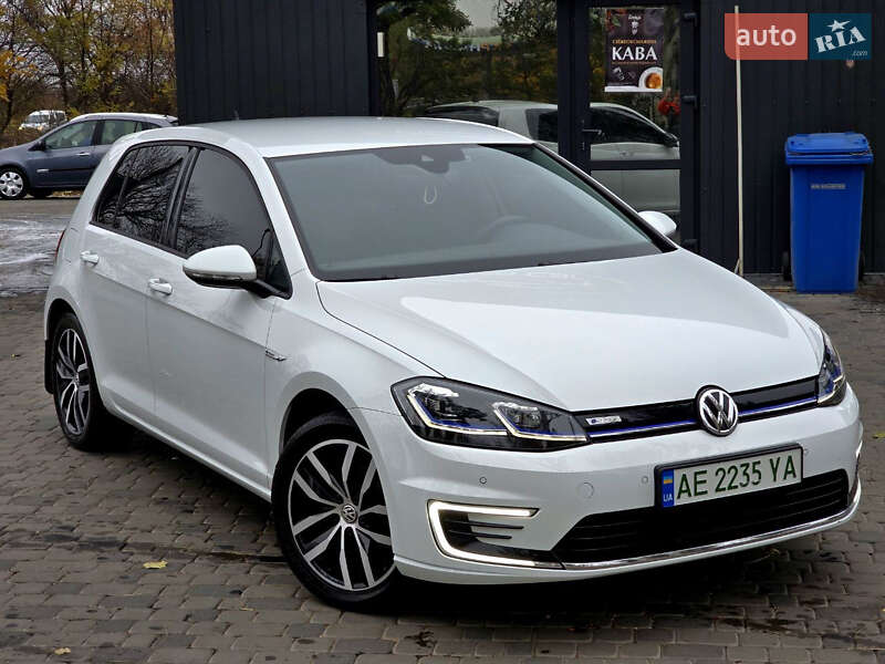 Хэтчбек Volkswagen e-Golf 2020 в Першотравенске